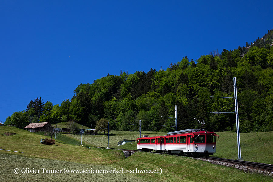 BDhe 4/4 21 auf dem Weg nach Vitznau